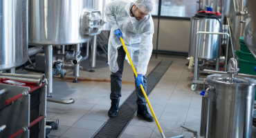 Curious about contract sanitation services in the food industry? Here’s what you need to know